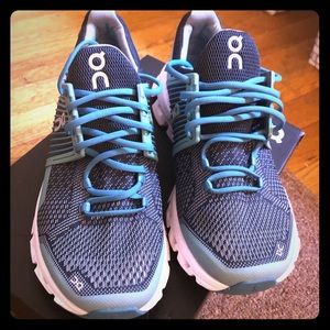 Brand new On running Cloudswift shoes sz 8